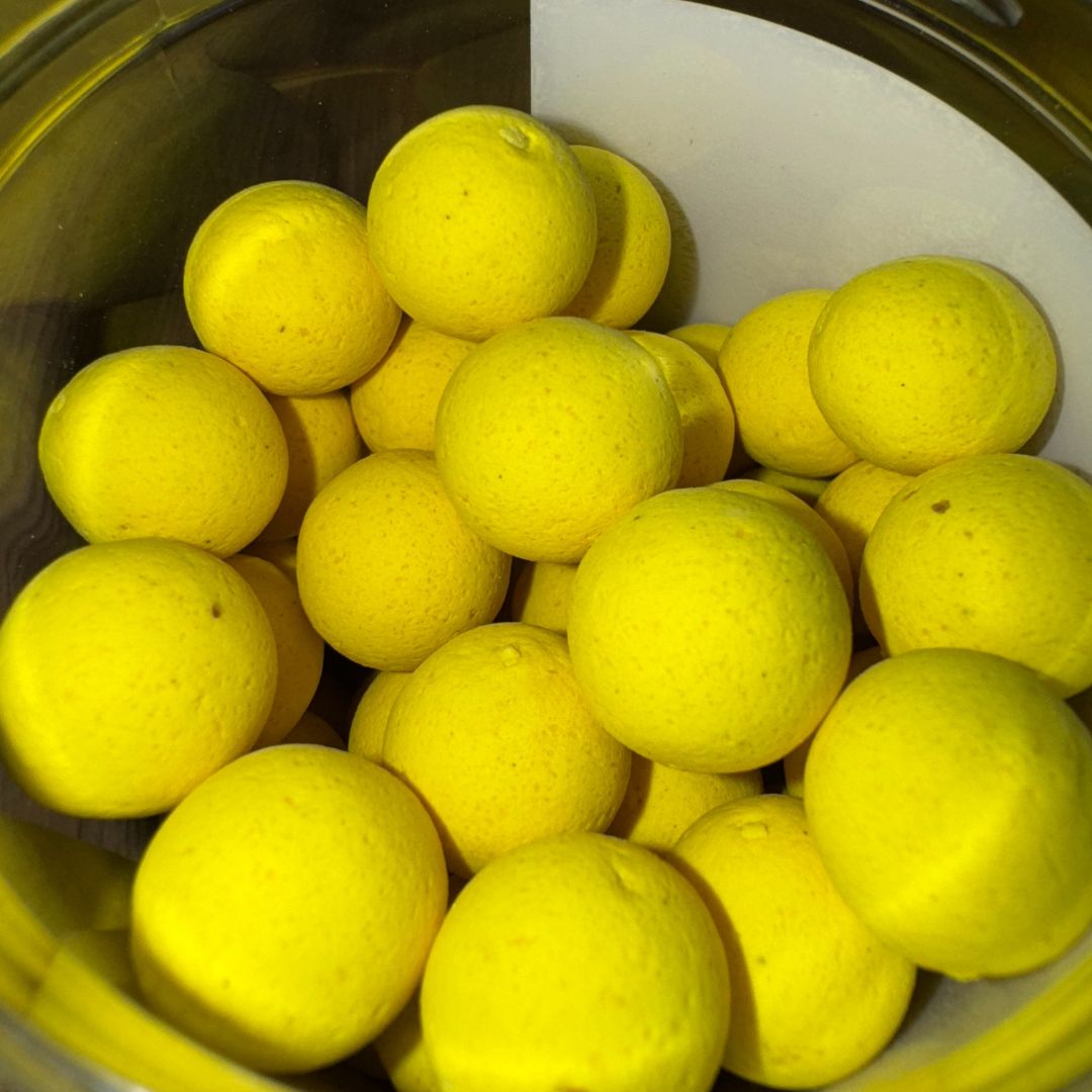 Niko Pesca - fluo pop up banana dream